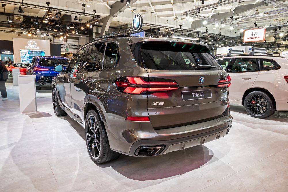BMW X5 Merges Luxury and Performance for 2026