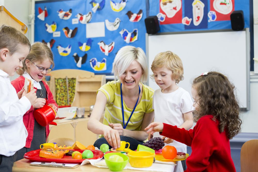 Support Working Parents: Explore Daycare Assistant Roles