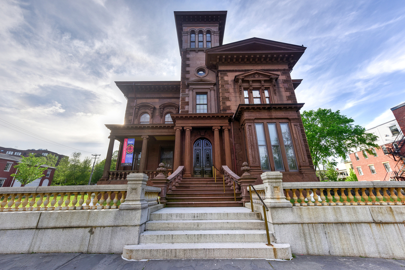 Maine - Victoria Mansion | Shutterstock