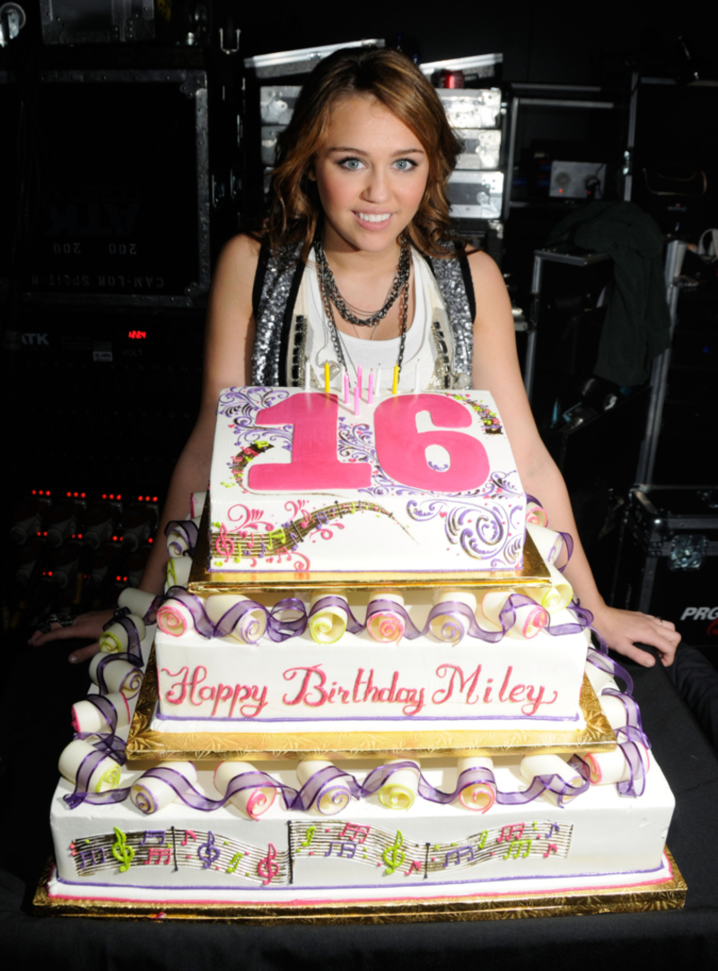 Sweet and Wholesome Miley at 16 | Getty Images Photo by Kevin Mazur/WireImage 