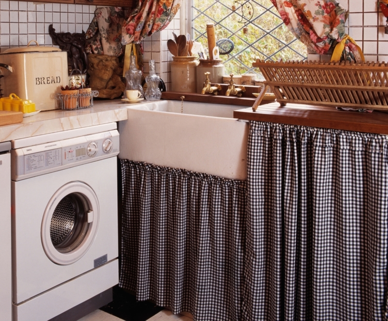 Use Fabric to Improve Your Kitchen | Alamy Stock Photo