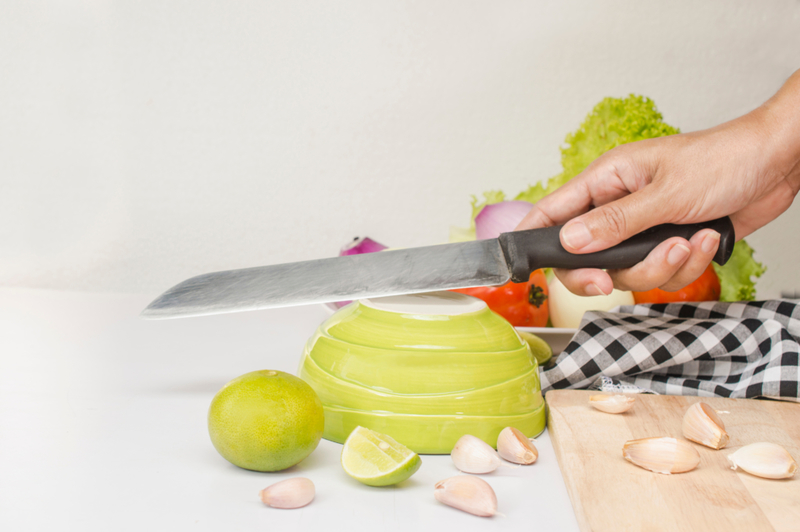 Sharpen Your Knives Using Ceramic | Shutterstock