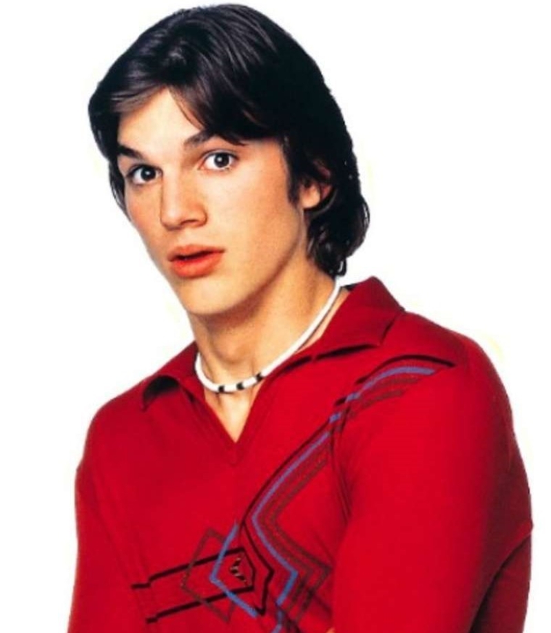 Ashton Kutcher as Michael Kelso | MovieStillsDB