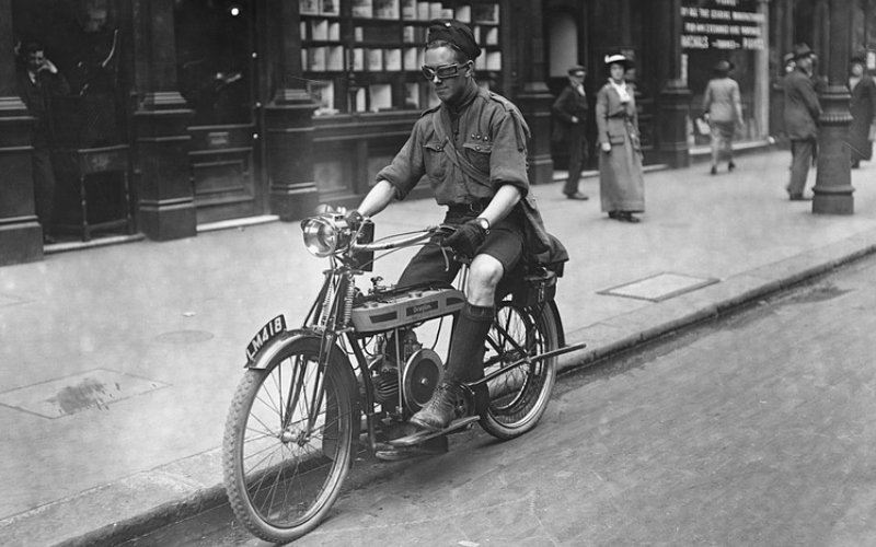 How Harley-Davidson Survived the Great Depression | Getty Images Photo by Hulton-Deutsch Collection/CORBIS