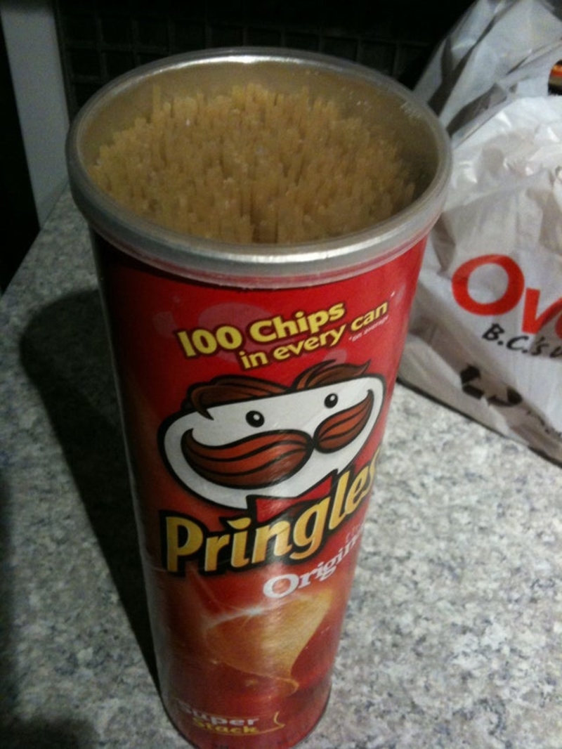 Usa una lata de Pringles para almacenar espagueti | reddit.com/Westendo