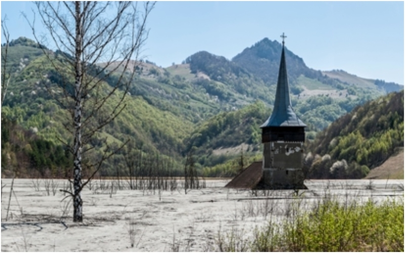 Half-Sunken Church in Romania | Alamy Stock Photo by Kristo Robert 