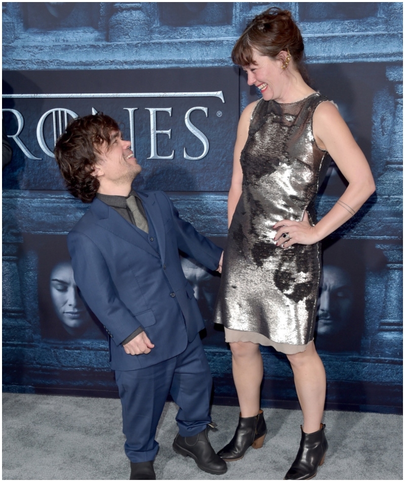 Peter Dinklage und Erica Schmidt | Getty Images Photo by Alberto E. Rodriguez