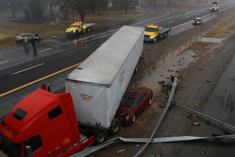 Accidente en la autopista | Alamy Stock Photo by Redding Record Searchlight/ZUMAPRESS