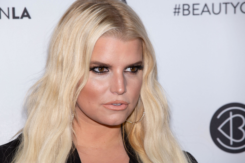 Jessica Simpson Leaves a Trail of Blonde Hair | Alamy Stock Photo Photo by The Photo Access/Alamy Live News 