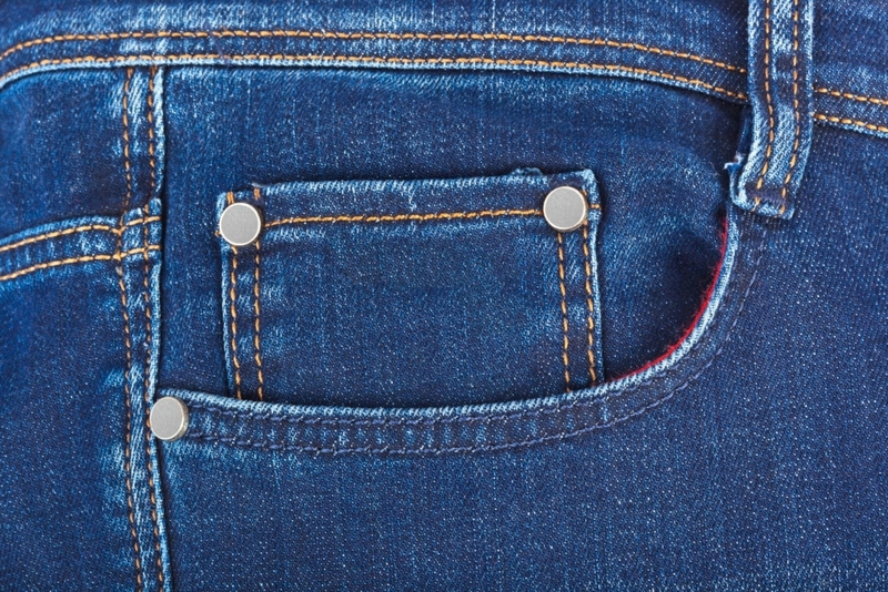 Die fünfte Tasche an Ihrer Jeans | Shutterstock