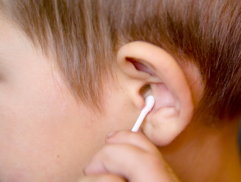 ¿Cerumen de oídos seco? ¿Húmedo? ¿Pegajoso? Tus genes deciden | vitec/Shutterstock