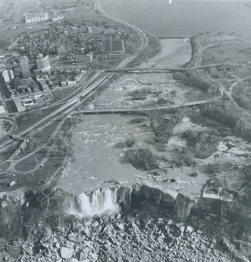 Du wirst nicht glauben, was Forscher entdeckt haben, als sie das Wasser aus den Niagarafällen abgelassen haben | Getty Images Photo by Bob Olsen/Toronto Star