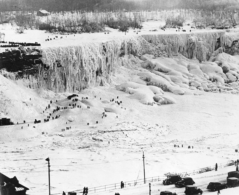 Du wirst nicht glauben, was Forscher entdeckt haben, als sie das Wasser aus den Niagarafällen abgelassen haben | Getty Images Photo by Keystone-France/Gamma-Keystone