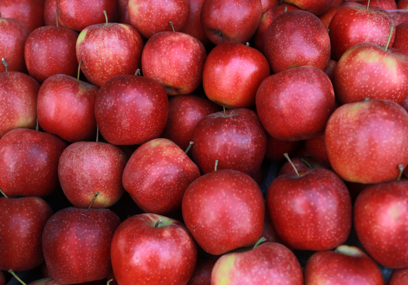 Keep Your Apples Sweet | Getty Images Photo by Abed Rahim Khatib/NurPhoto
