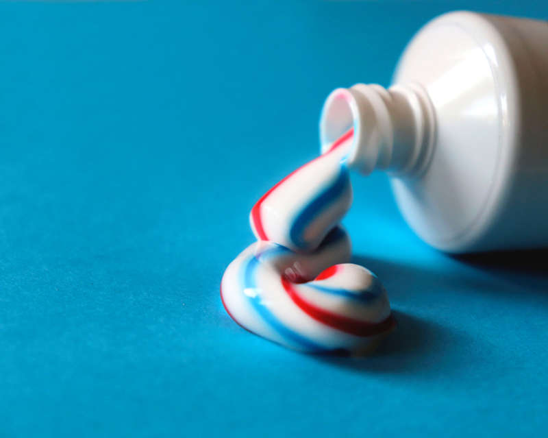 Pasta de dientes de colores | Shutterstock