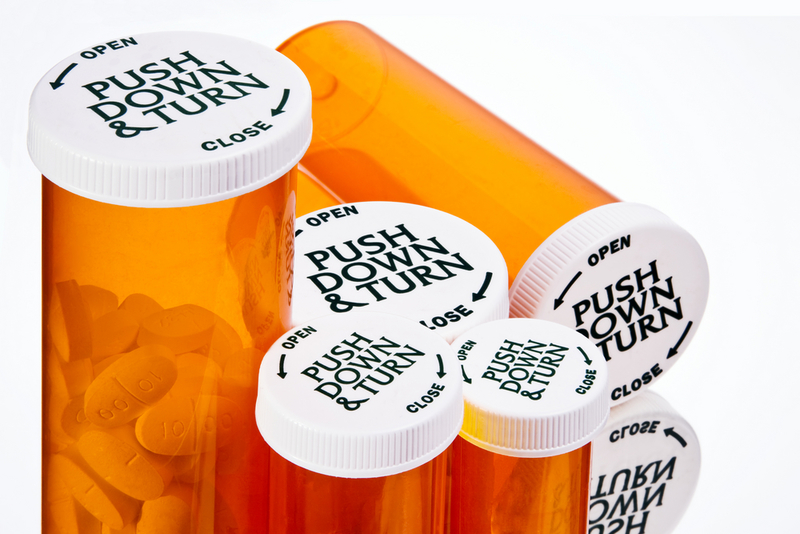Frascos de medicamentos a prueba de niños | Shutterstock