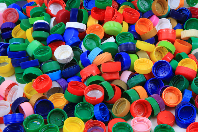 El forro de plástico de la tapa de una botella | Shutterstock