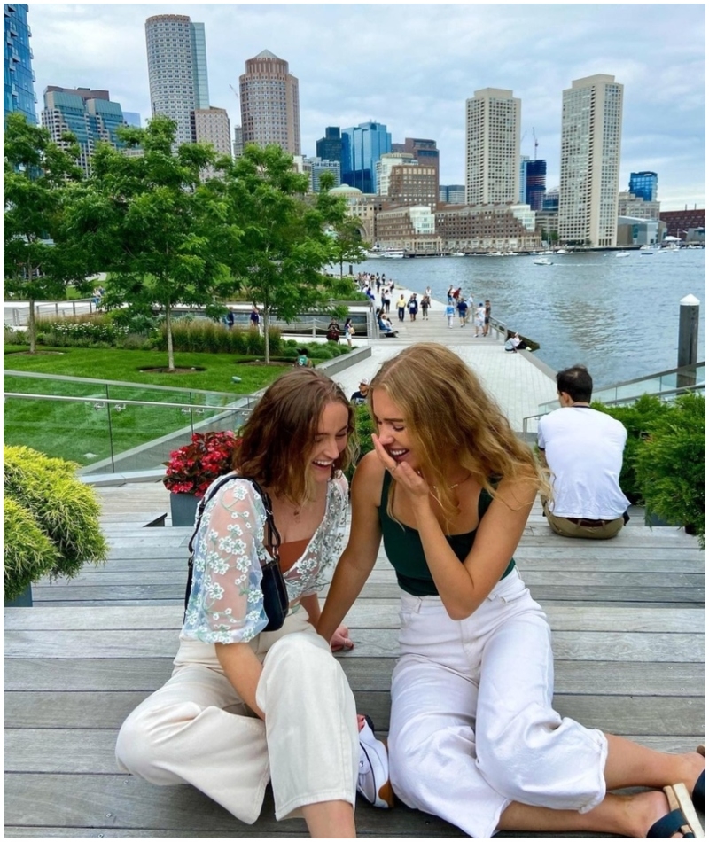 Mujeres de Boston | Instagram/@camrynlewis