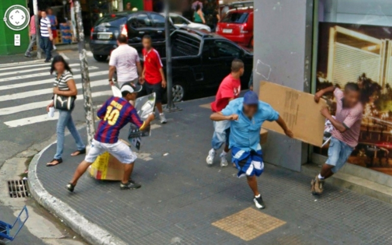 Lauft, Kinder, lauft! | Imgur.com/RimcJpW via Google Street View