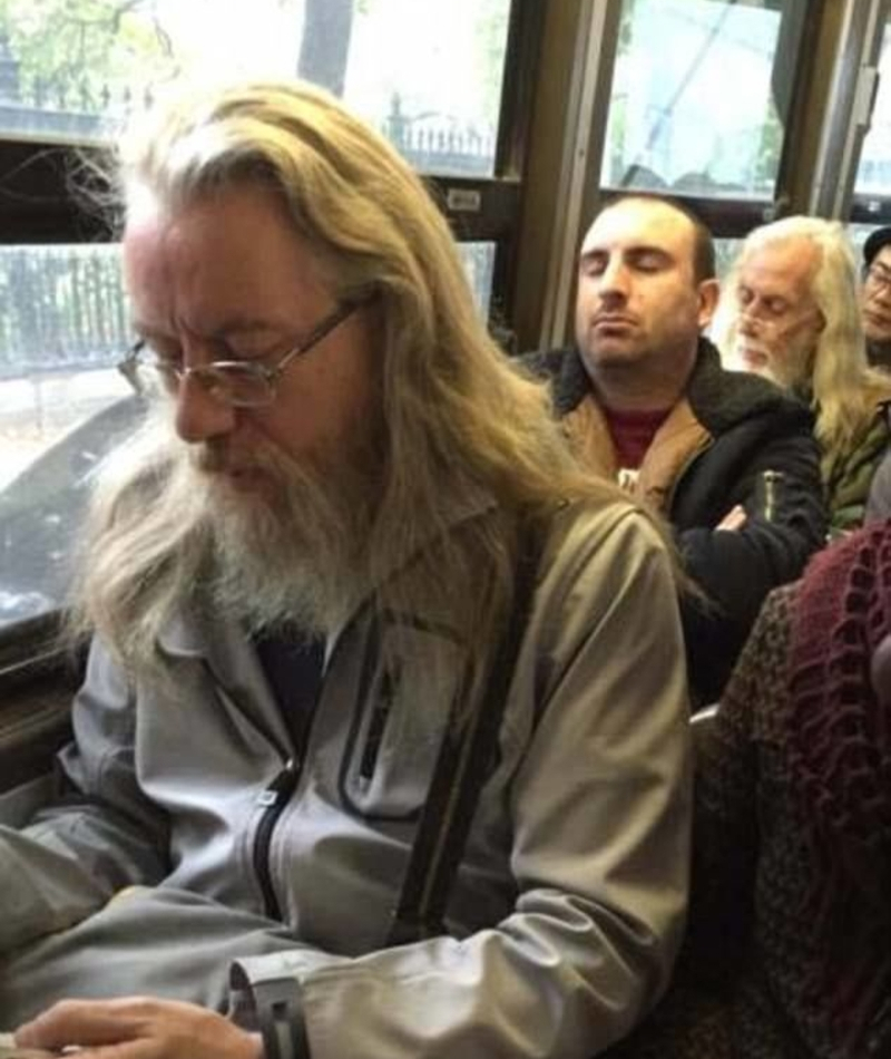 Gandalf Spotted on a City Bus | Imgur.com/represto