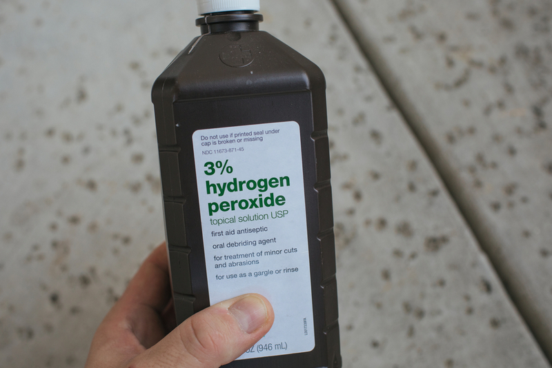Peróxido de hidrógeno para la podredumbre de las raíces | Shutterstock