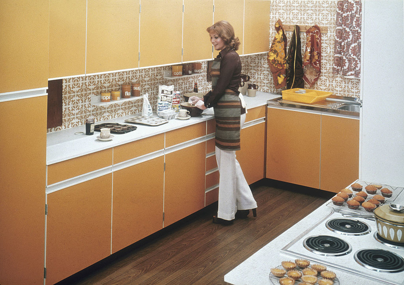 Gabinetes de cocina morenos, no | Getty Images Photo by f8 Imaging/Hulton Archive