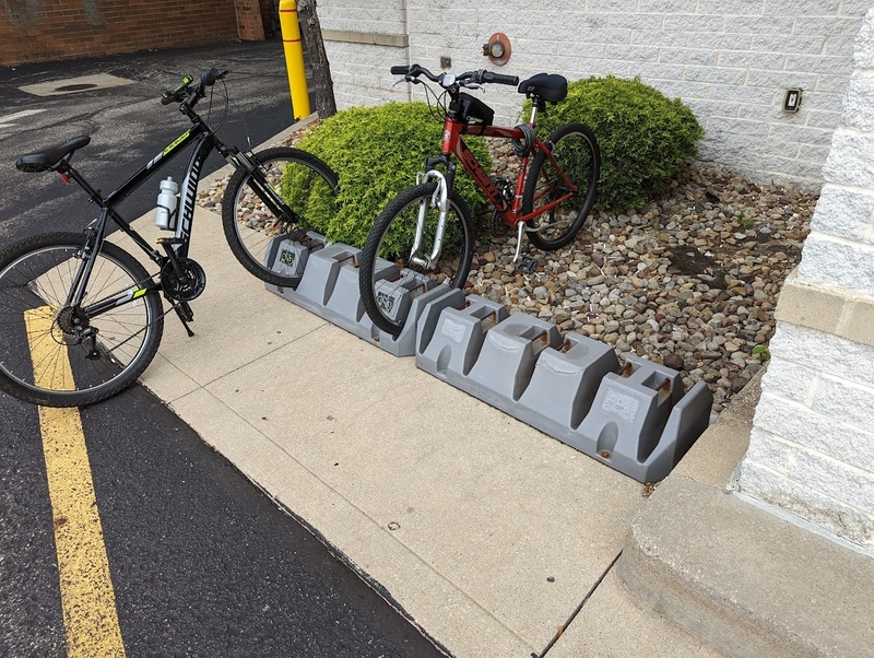 ¿Por qué es tan difícil encontrar buenos estacionamientos para bicicletas? | Reddit.com/SaviorSixtySix